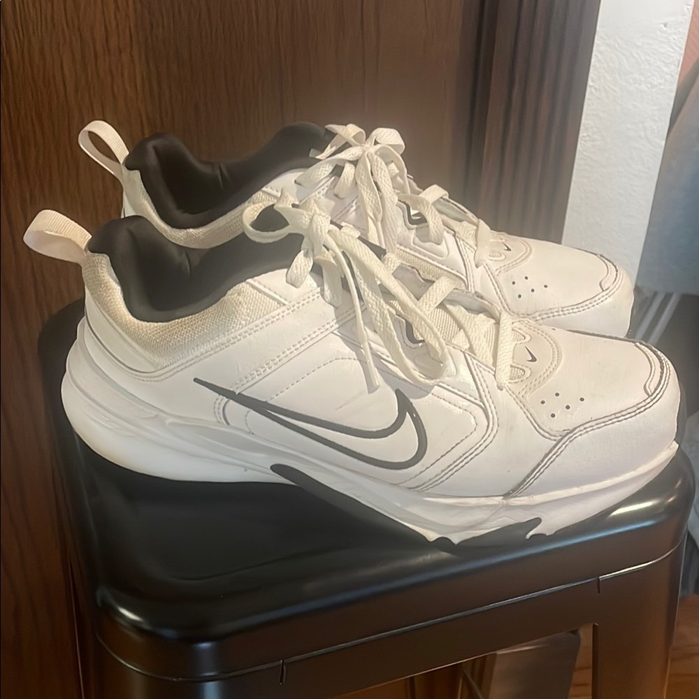 Nike Monarch men’s size 9 wide